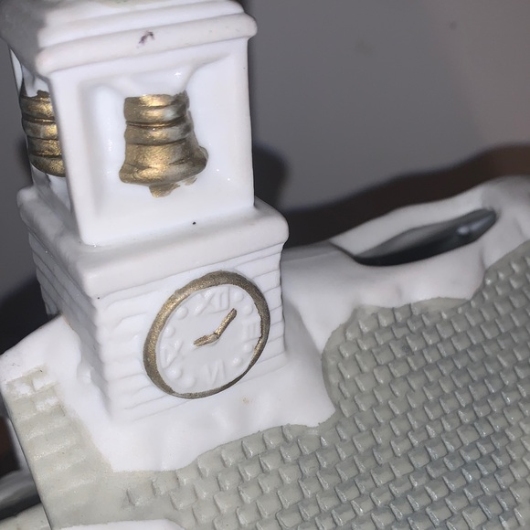 PartyLite Festive Church with Red Door and Green Accents - Picture 11 of 11